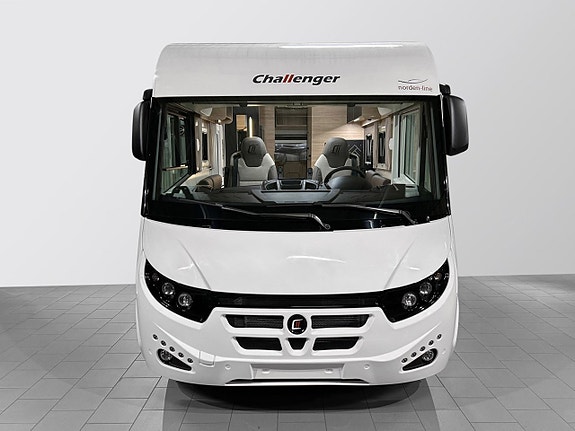 CHALLENGER 3057 GRAPHITE EDITION 180hk AUTOMAT LÅNGBÄDDAR DIESELVÄRMARE Face-To-Face Sittgrupp 3 of 30