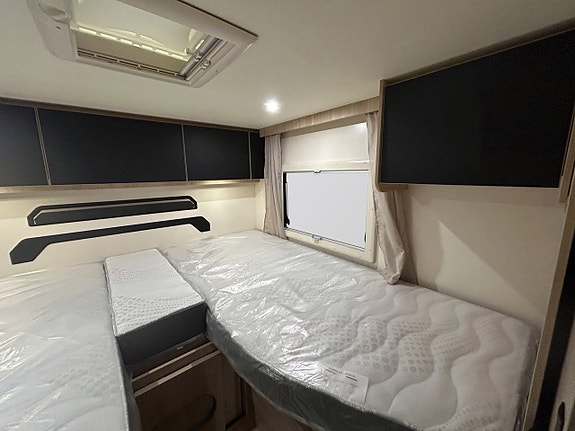 CHALLENGER 3057 GRAPHITE EDITION 180hk AUTOMAT LÅNGBÄDDAR DIESELVÄRMARE Face-To-Face Sittgrupp 21 of 30