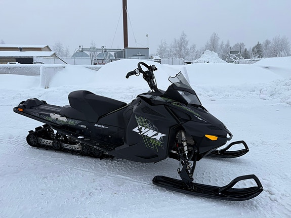 Lynx Boondocker 600 e-tec 3700 146” -13 2 of 13