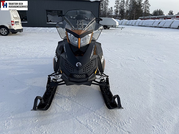 Ski-Doo Summit 146 600 Elstart, 610 mil -13 7 of 8