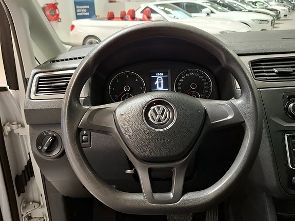 Volkswagen Caddy 10 of 28