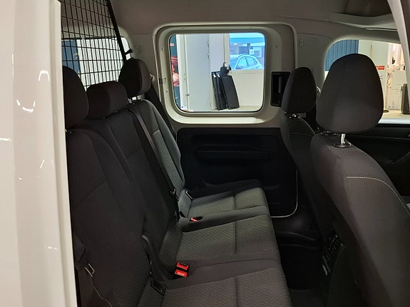 Volkswagen Caddy 26 of 28