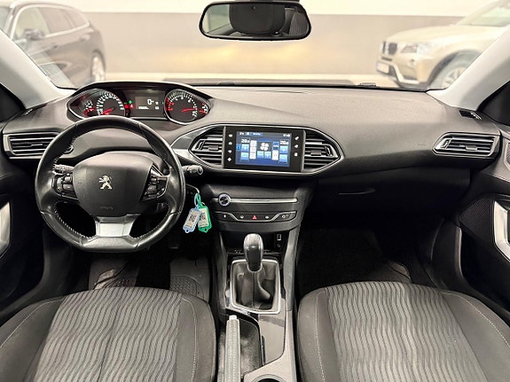 Peugeot 308 8 of 19