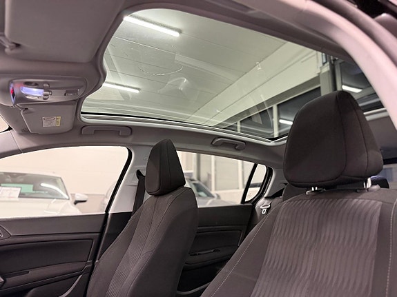 Peugeot 308 17 of 19