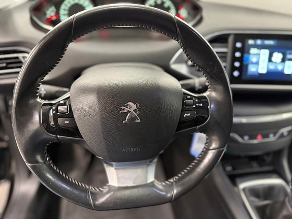 Peugeot 308 11 of 19