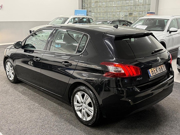 Peugeot 308 3 of 5
