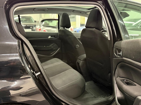 Peugeot 308 18 of 19