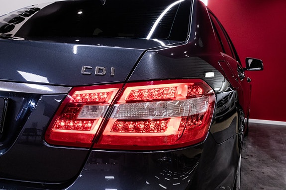 Mercedes-Benz E220 9 of 22