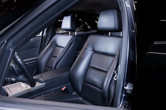 Mercedes-Benz E220 14 of 22