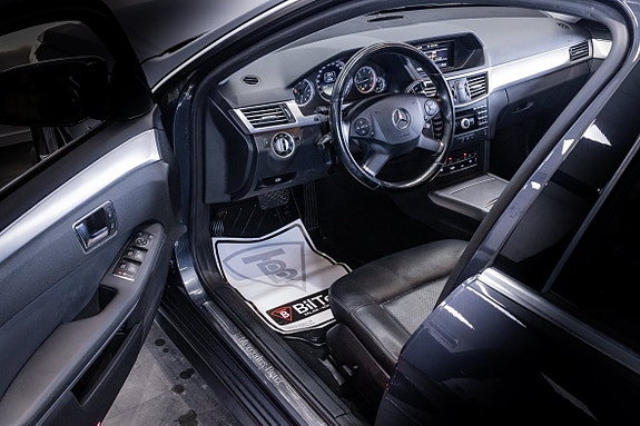Mercedes-Benz E220 12 of 22