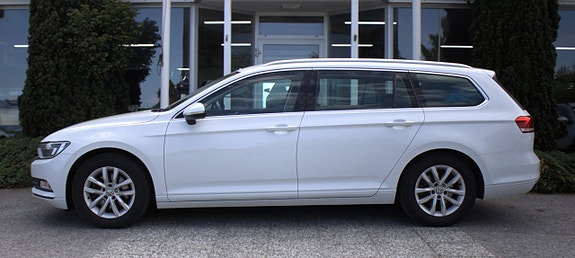 Volkswagen Passat 3 of 5