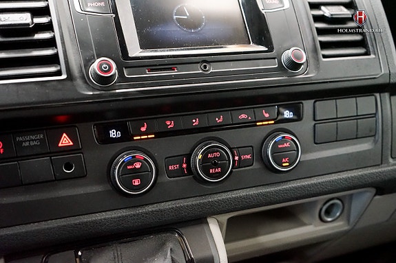 Volkswagen Caravelle 15 of 16