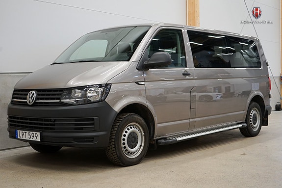 Volkswagen Caravelle 3 of 5