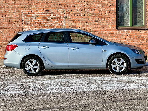 Opel Astra 8 of 15
