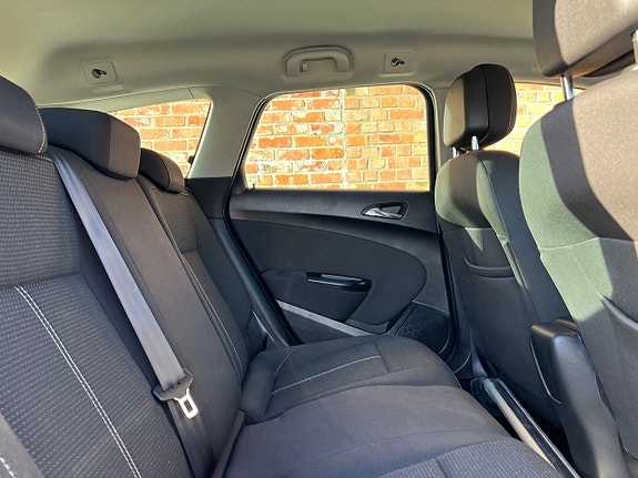 Opel Astra 12 of 15