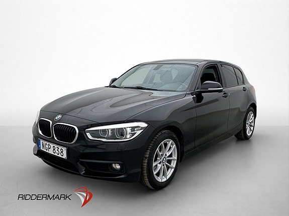 BMW 118i 3 of 5