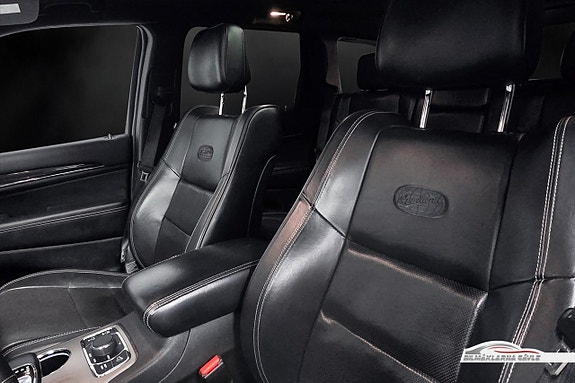Jeep Grand Cherokee 11 of 18