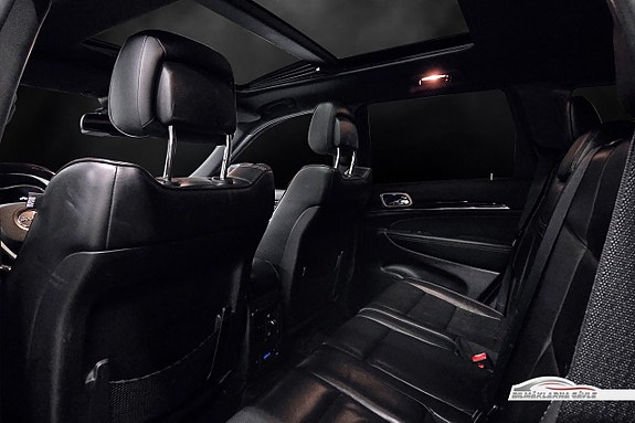 Jeep Grand Cherokee 13 of 18