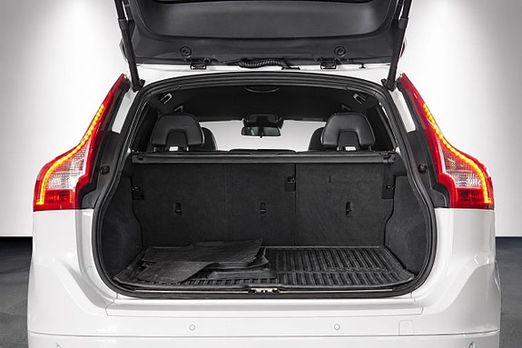 Volvo XC60 6 of 25