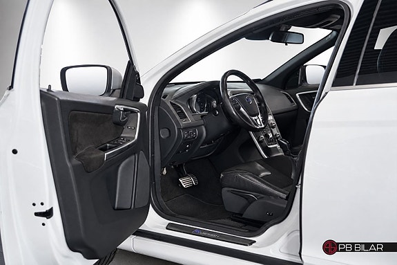Volvo XC60 10 of 25
