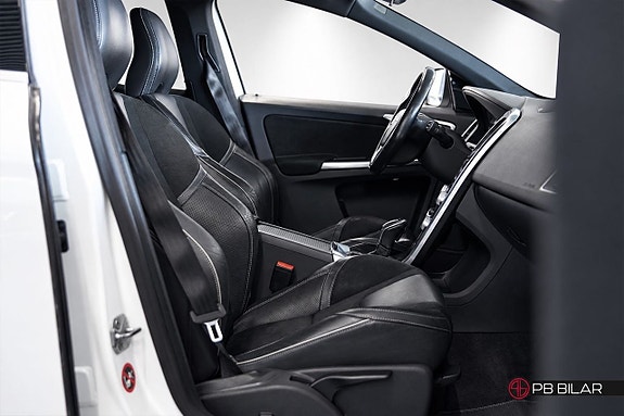 Volvo XC60 13 of 25