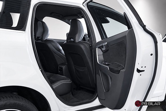 Volvo XC60 14 of 25