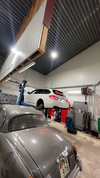 BMW 320d 5 of 5