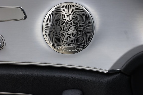 Mercedes-Benz E300 18 of 25