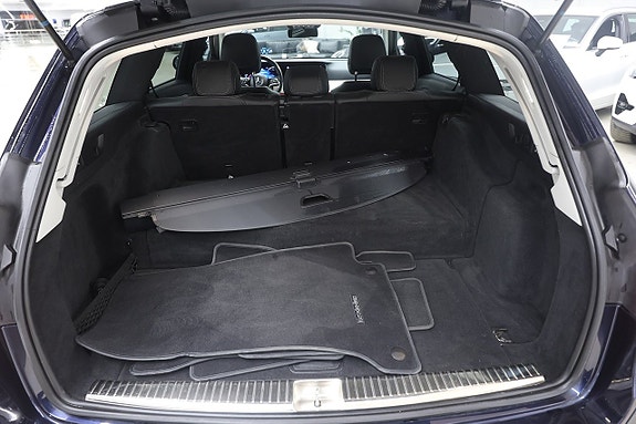 Mercedes-Benz E300 9 of 25