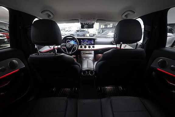 Mercedes-Benz E300 11 of 25