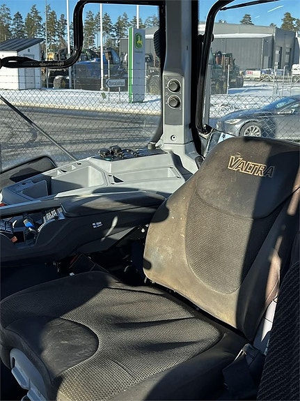 Valtra T194 6 of 9