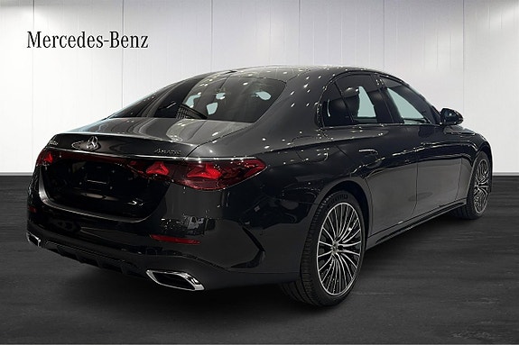 Mercedes-Benz E300 de 4 of 11