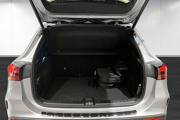 Mercedes-Benz GLA250 e 12 of 12