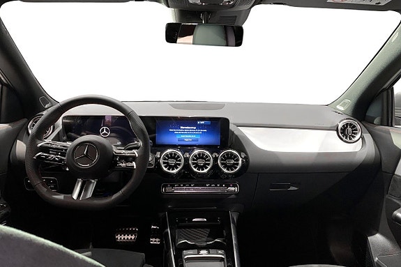 Mercedes-Benz GLA250 e 8 of 12