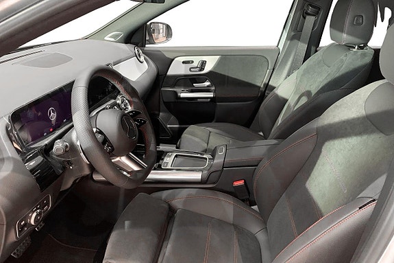 Mercedes-Benz GLA250 e 11 of 12