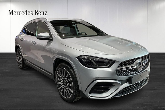 Mercedes-Benz GLA250 e 2 of 12