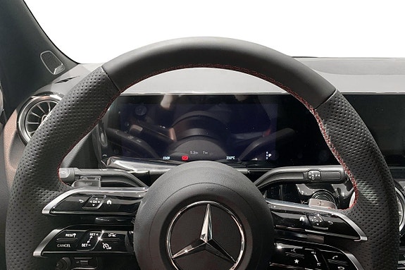 Mercedes-Benz GLA250 e 7 of 12