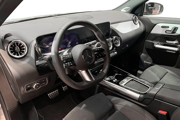 Mercedes-Benz GLA250 e 6 of 12