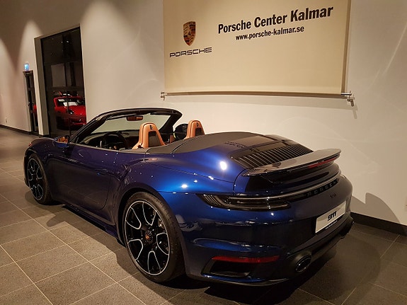 Porsche 911 Turbo S 4 of 5