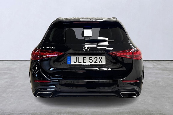 Mercedes-Benz C300 5 of 5