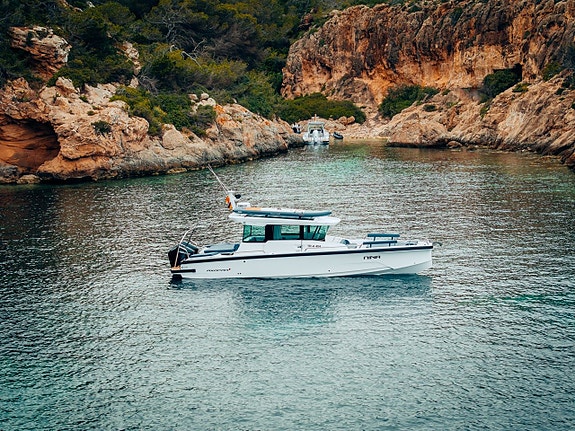 Axopar 29 XC Sandhamn Own your boat with Agapi Boat Club 6 of 12