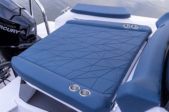 Axopar 29 XC Sandhamn Own your boat with Agapi Boat Club 8 of 12