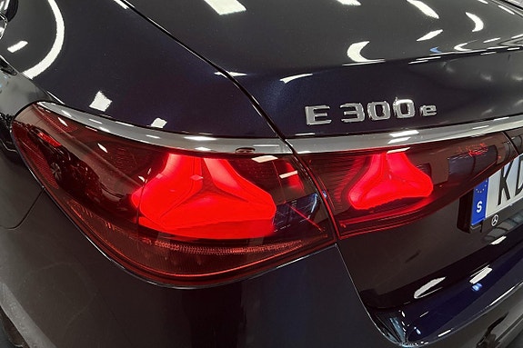 Mercedes-Benz E300 e 28 of 28