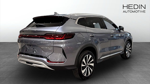 BYD Seal U 2 of 5