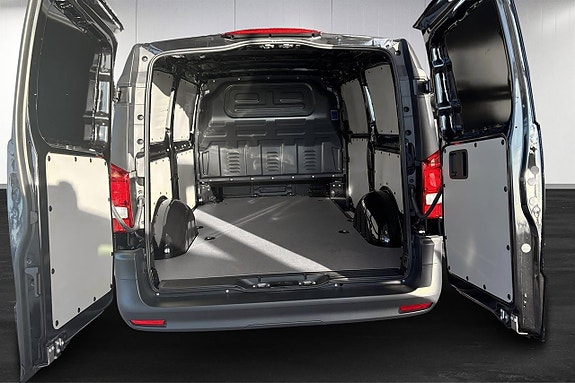 Mercedes-Benz eVito 112 14 of 14