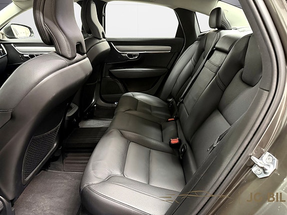 Volvo S90 14 of 26