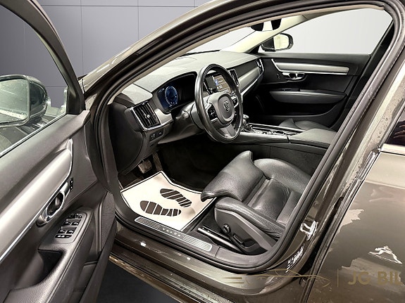 Volvo S90 13 of 26