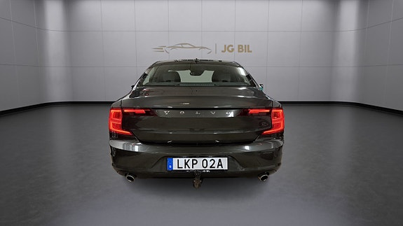 Volvo S90 4 of 5