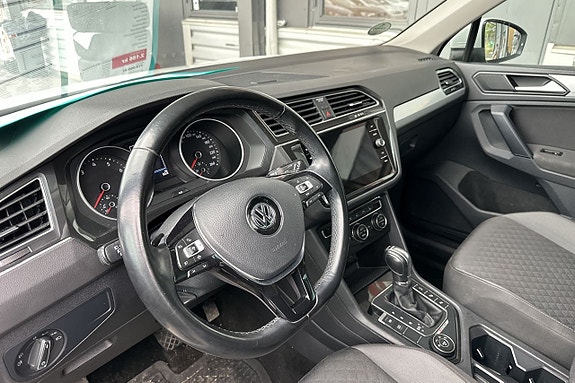 Volkswagen Tiguan 16 of 28