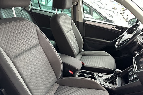 Volkswagen Tiguan 10 of 28